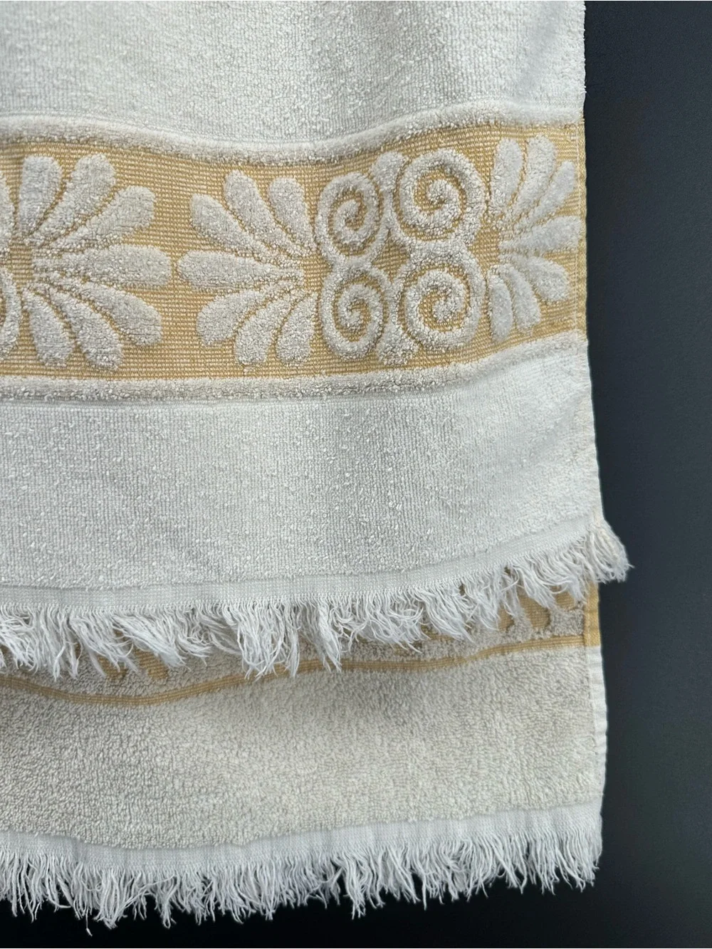Vintage Cannon Monticello embossed beige/yellow towel
